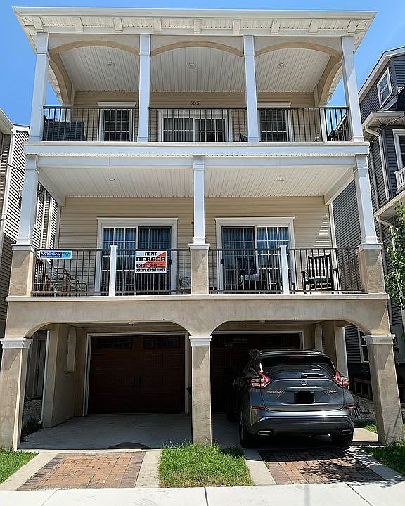 1st image of 633-35 10th St #2