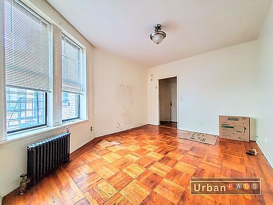 4th image of 2516 Bedford Ave APT 4E