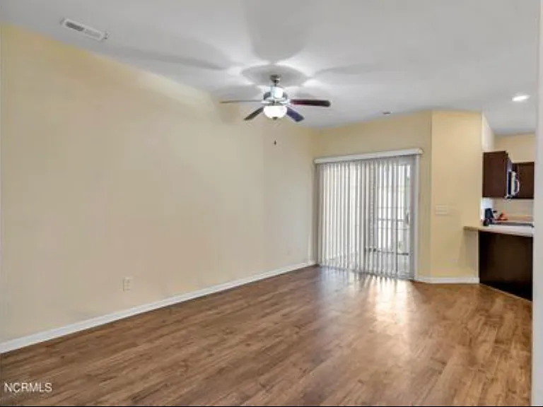 110 Waterstone Ln — Photo 6