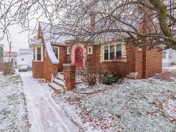 412 W Pleasant St, Portage, WI 53901