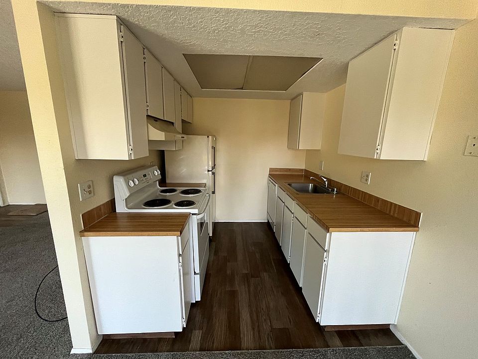 2nd image of 20220-20230 60th Ave W #11
