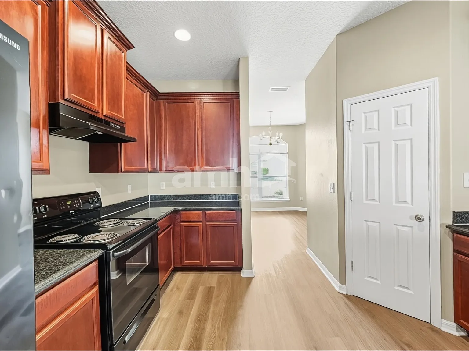 4 bed, 3.0 bath, 2381 sqft, $3,055 — Photo 4
