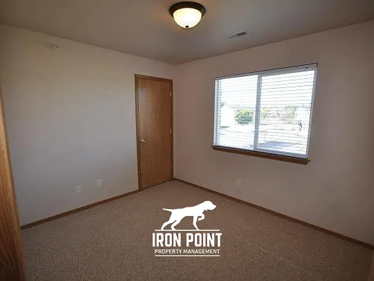 2107 E Whispering Willow Ln — Photo 16