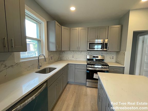 4th image of 44 Ashley St
