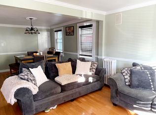 90-23 208th St, Queens Village, NY 11428