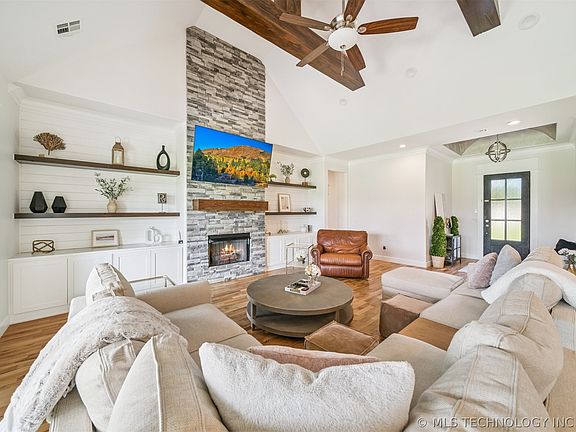 4th image of 19236 E Twin Creek Dr