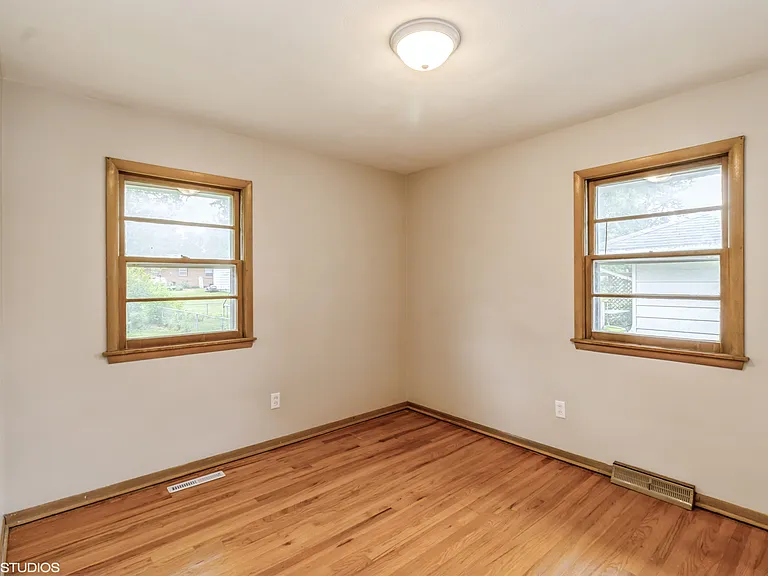 413 SW Westlawn Dr — Photo 18
