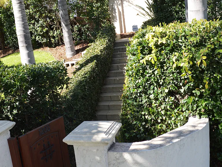 1203 S Rimpau Blvd — Photo 90