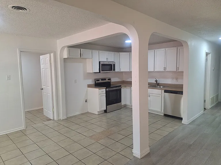 5912 Maceo Ln — Photo 6