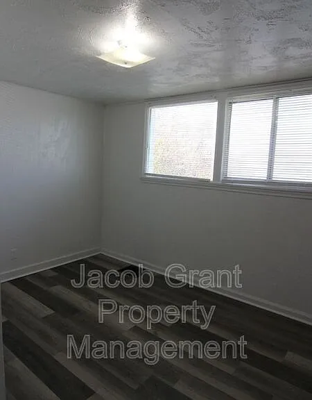 1282 Highland Dr #2 — Photo 8