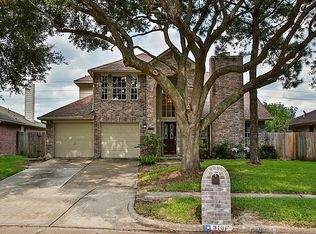 9106 Weyburn Grove Dr, Houston, TX 77088