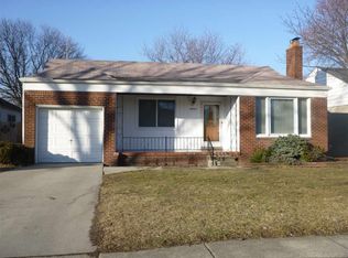 20863 Van Antwerp St, Harper Woods, MI 48225