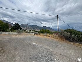 3rd image of 1241 W 1050 N