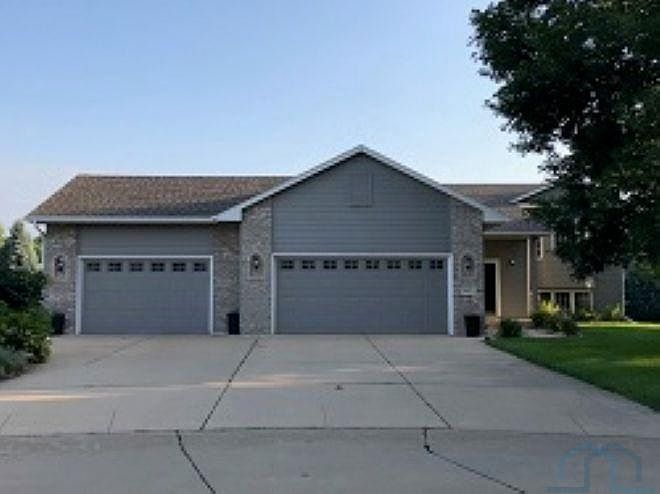 1st image of 445 Eagle Cir