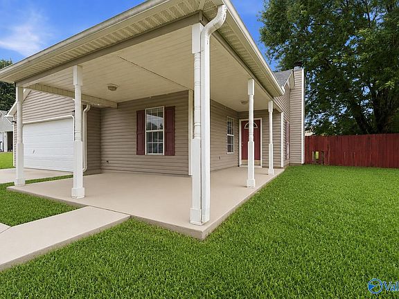 3rd image of 100 Green Lea Ln