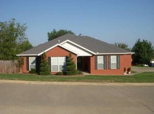 1667 N Stardust Ln, Fayetteville, AR 72701