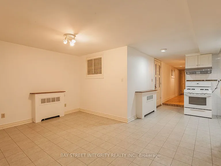 261 Markham St #B — Photo 3