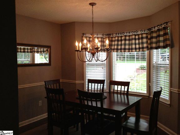 5th image of 319 Oak Valley Dr