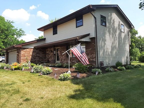 3rd image of 3878 Thistledown Ct