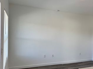 190 NW 16th St #9, Miami, FL 33136