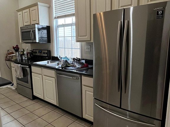 2nd image of 4131 Ulloa St