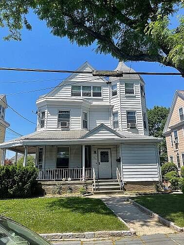 1st image of 224 Rich Ave