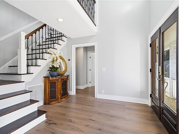 2nd image of 192 Merion