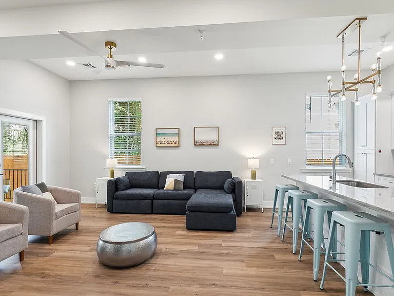 7417 Burthe St #1B — Photo 4