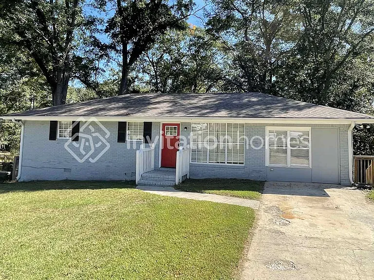 1555 Mountain View Cir NW — Photo 1