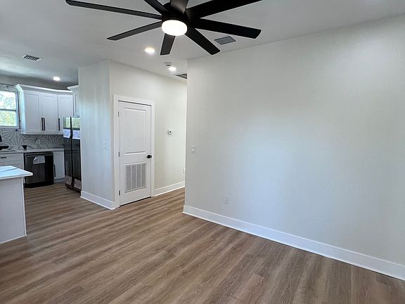 3rd image of 772 Bay Vista Blvd S #1/2