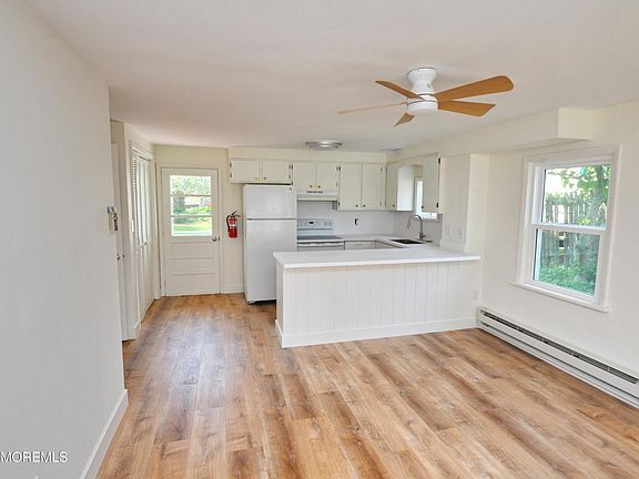 5th image of 704 Mount Pl