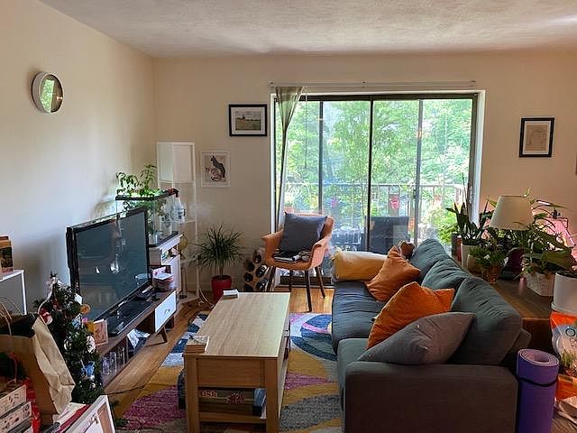 2nd image of 40 Williams St APT 310