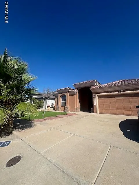13737 Paseo Sereno Dr