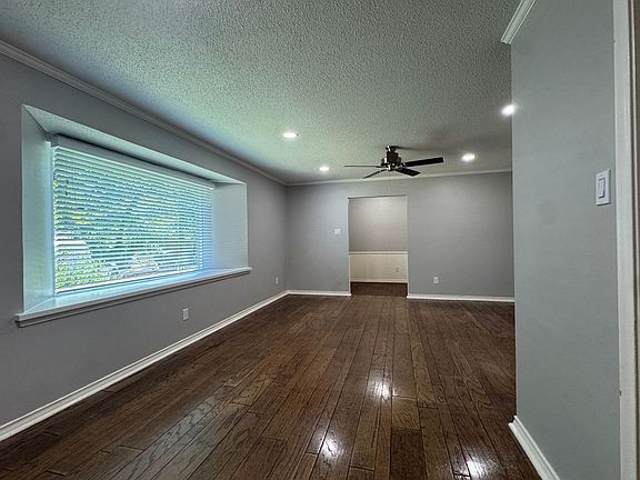 5th image of 1825 Courtney Dr