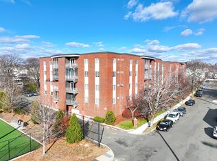 33 Lodgen Ct APT 4H, Malden, MA 02148