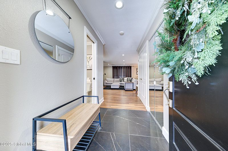 4th image of 11 Willowbrook Lane