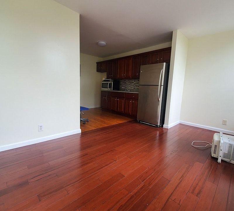 1st image of 617 Halsey St #2