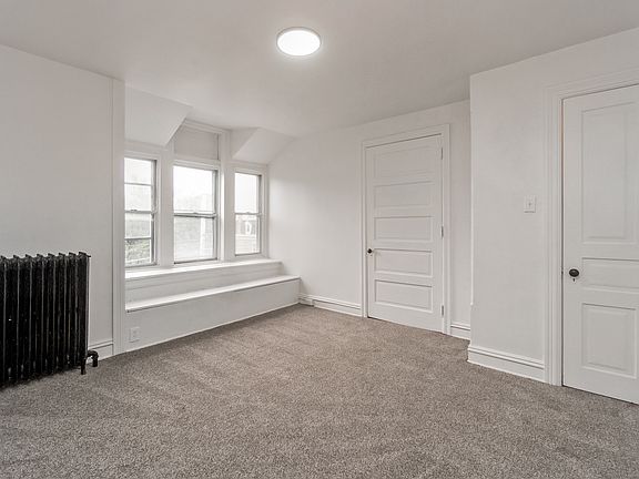 4th image of 46 S 10th St Floor 3
