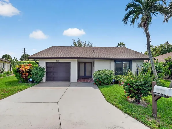 6490 Lakemont Cir, Greenacres, FL 33463