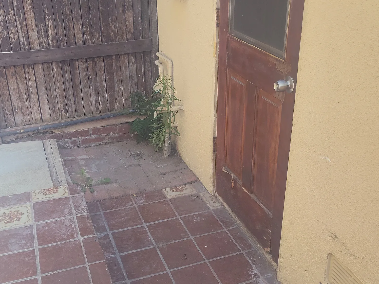 Karmont Ave, South Gate — Photo 4