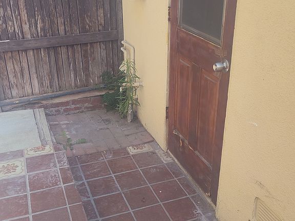 4th image of 9781 Karmont Ave
