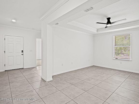4th image of 13296 Thrasher Ave