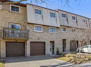 985 Limeridge Rd E #3, Hamilton, ON L8W1X9