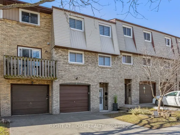 985 Limeridge Rd E #3, Hamilton, ON L8W 1X9