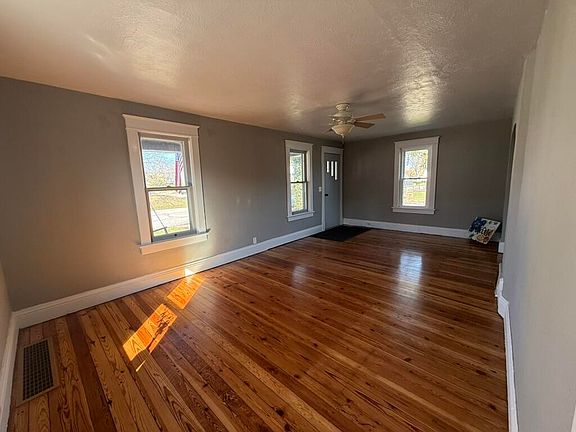 4th image of 421 E Garfield St