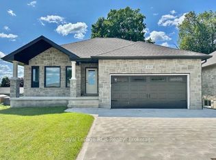 222 16th Ave, Crescent Hanover, ON N4N3V3