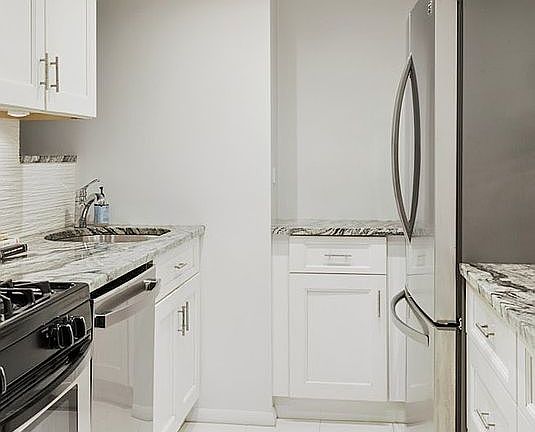 3rd image of 148 W 23rd St APT 3A