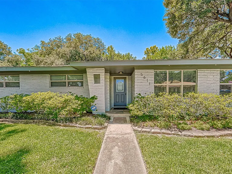 5611 Briarbend Dr — Photo 6