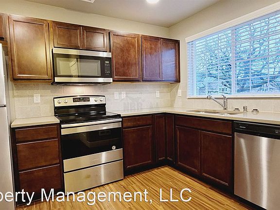 3rd image of 4038 S Lawrence St