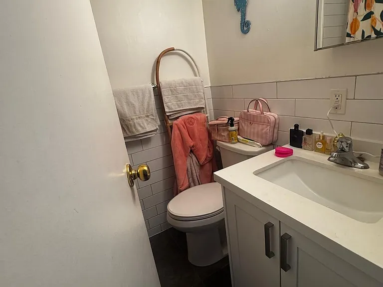781 Saint Clair Ave W #19 — Photo 8